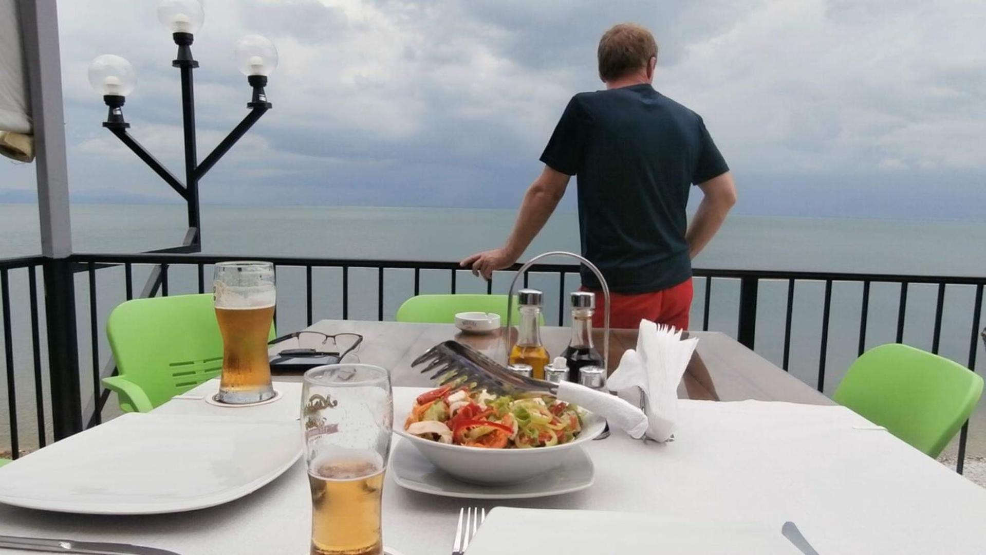 שקודר Rooms Lake View Balani Restaurant מראה חיצוני תמונה